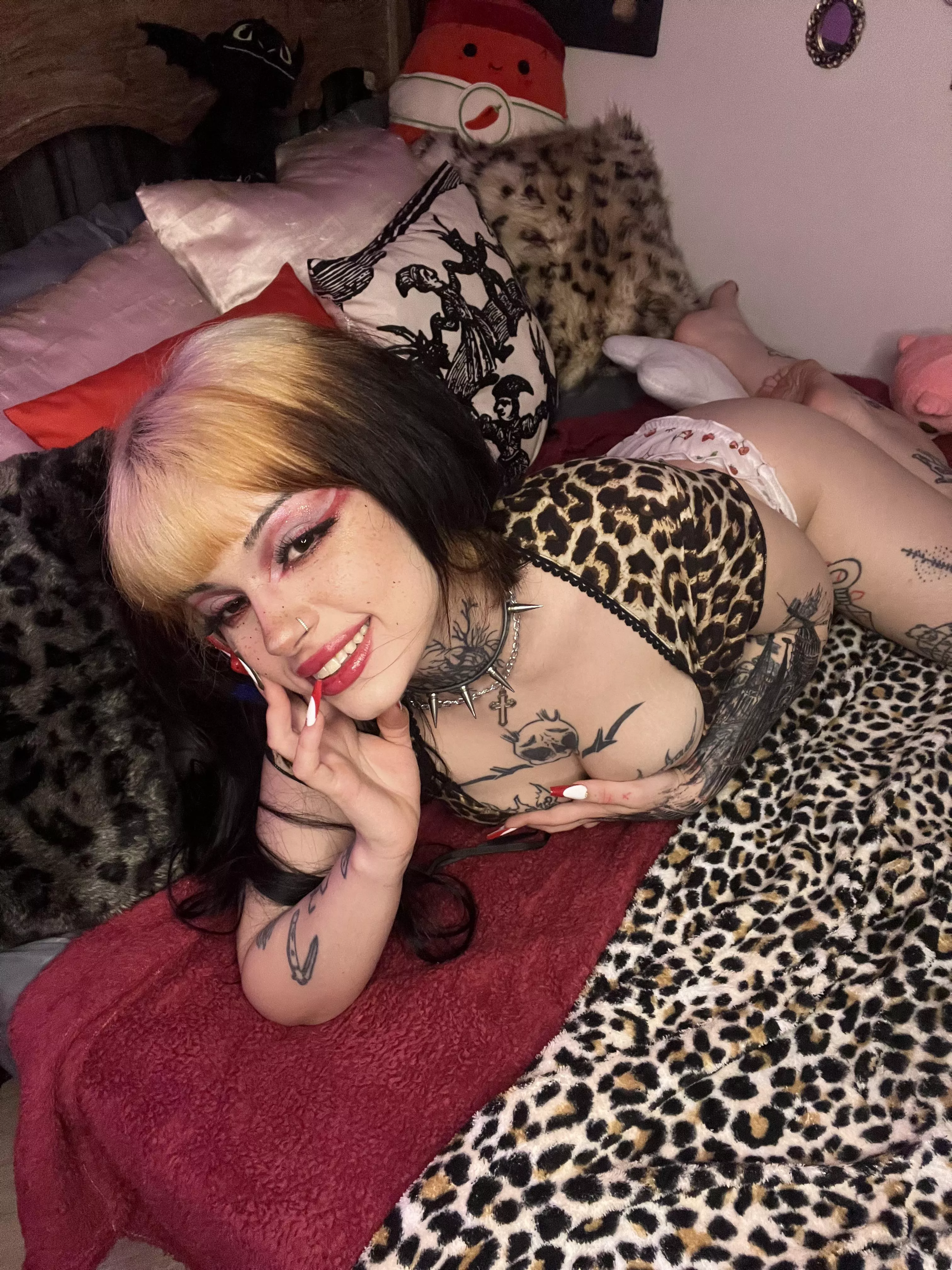 would u receive a daily nude from me? posted by Mantasticles