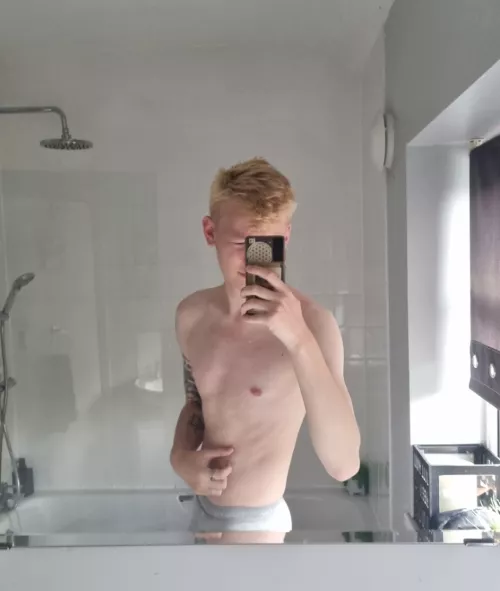 23 Hung Blonde Toned Bro. Looking for Fit Hunk Muscle Lads to have fun with. Send body and face when add. Verbal +++ @danny_racer2 by danny_racer2