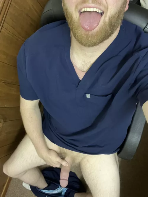 (30) hairy married dad. Stroking in the office, just like every other day by jasonbsmith9