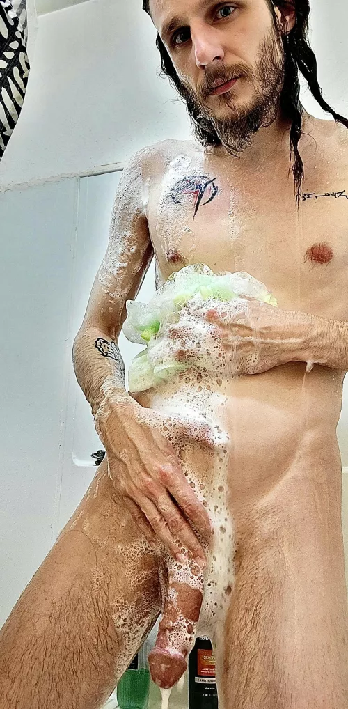 All clean and ready for trouble [32] by browser210