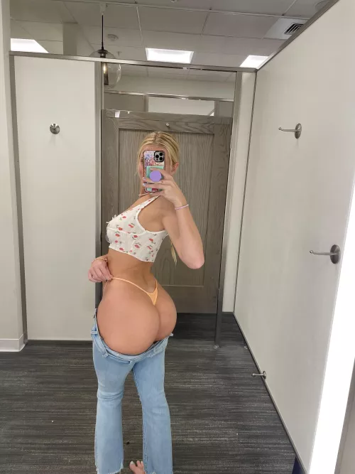 All of my dads friends eat ass, don’t ask me how I know that by submissiveprincessx