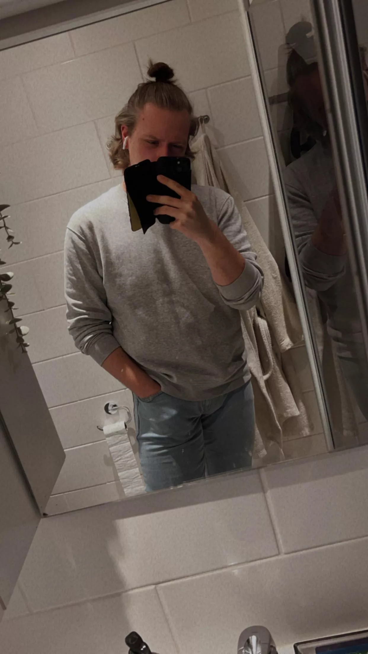 Anyone wanna play apex ranked or talk posted by SourGaymer