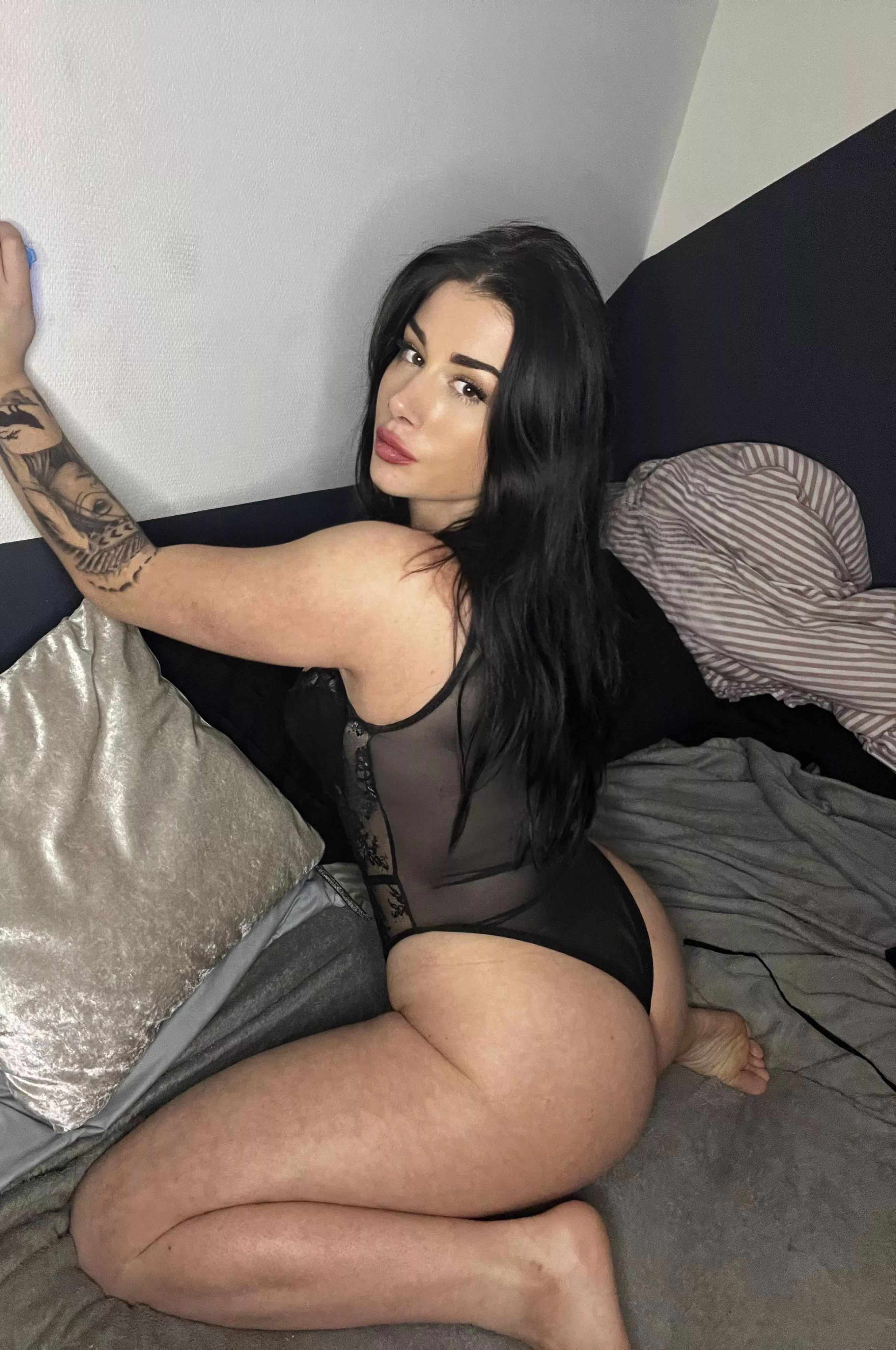 are we fucking if i was your new roomie? posted by klevston