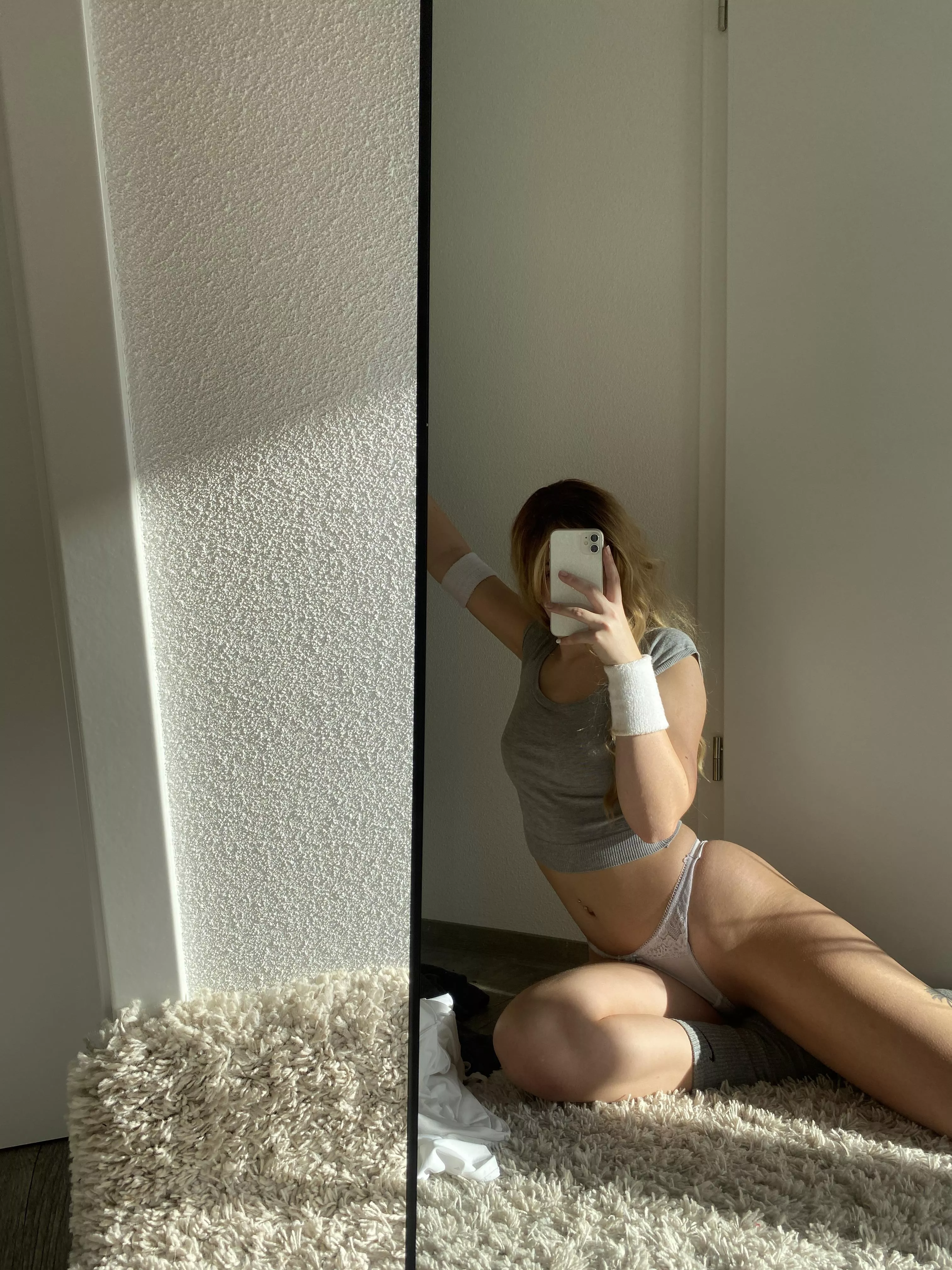 Are you into femdom girls? posted by liinaa_x