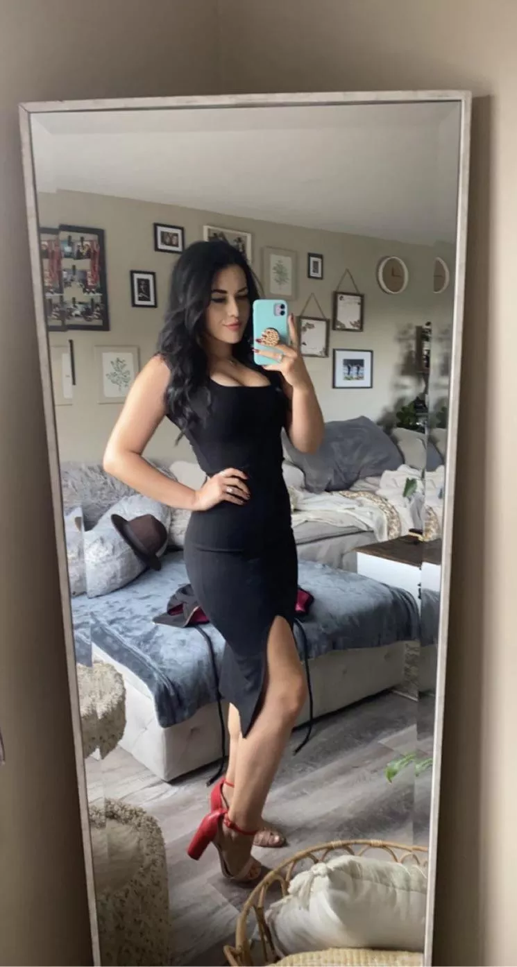 Black Dress posted by throwaway_972999
