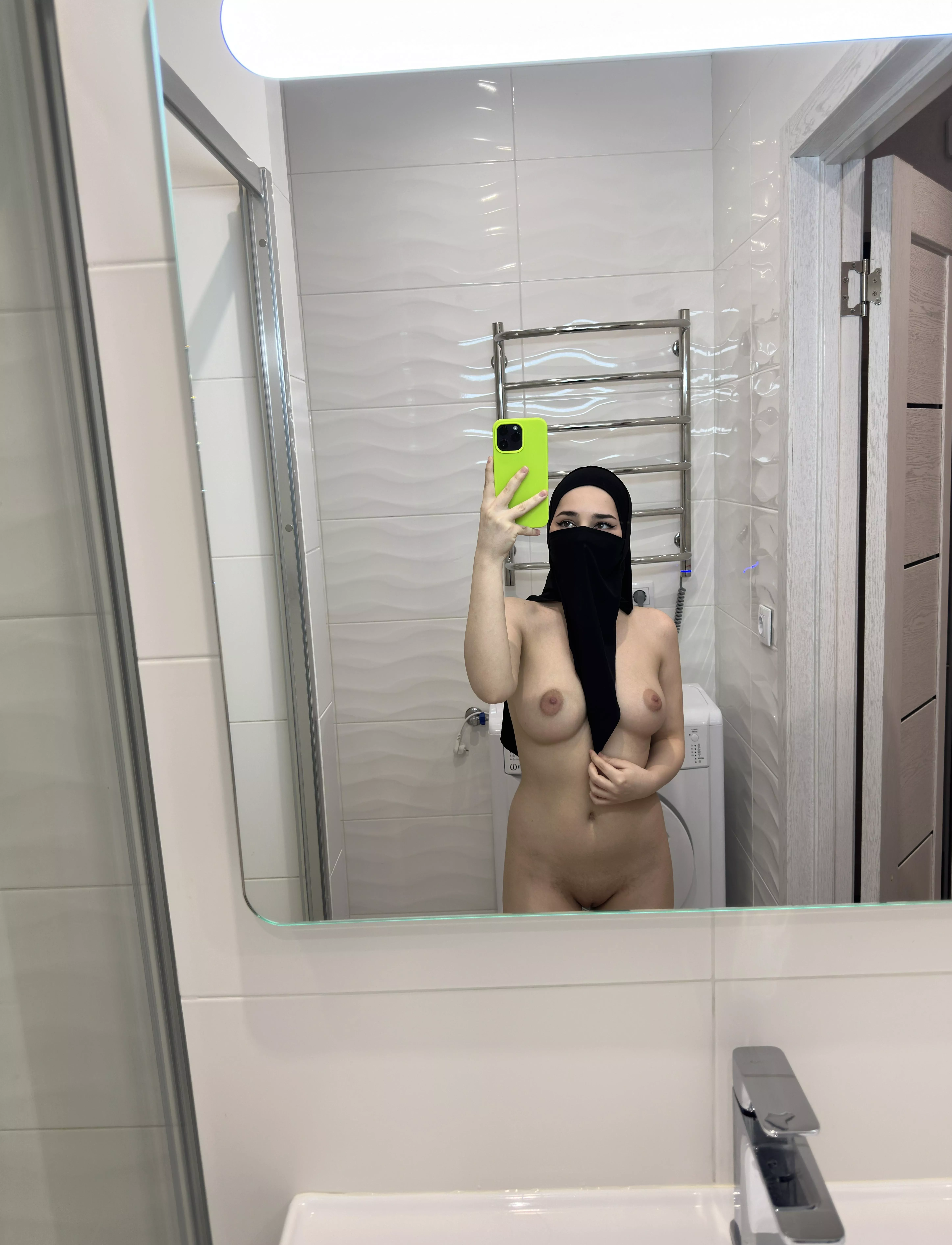 come to my looking-glass world posted by Lara_xoe