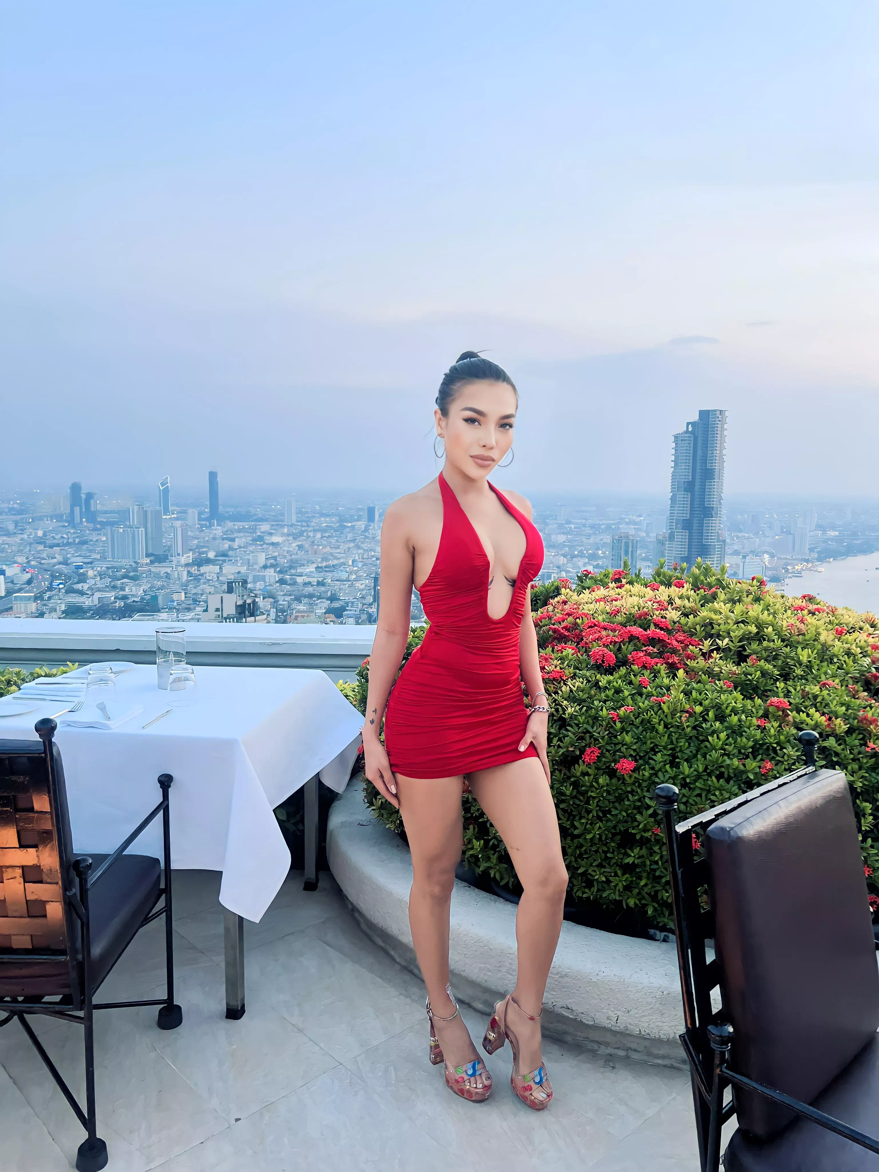 Do u want to know what's better than looking at this Asian body? posted by essanirvana