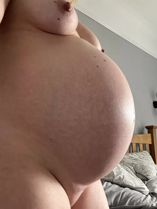 Do you like how big and pregnant I am by laurarosevip