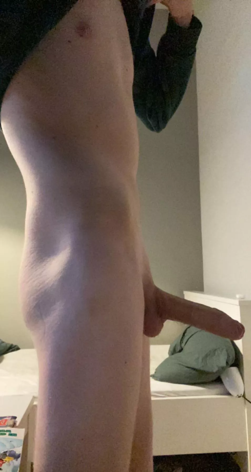 Do you like skinny twinks? posted by hungyoungboy1