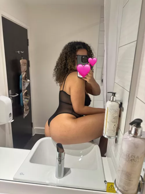 Do you think I’m a sexy lightskin… by Curvyqueen2211