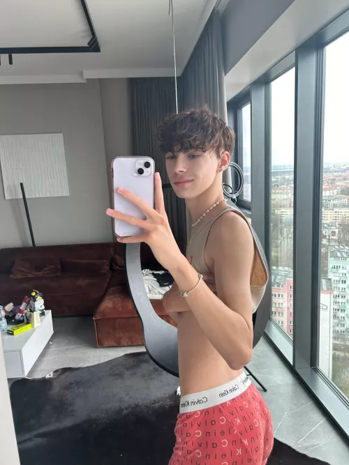 Do you think my small butt stature is sexy? by SpicySisterxo_