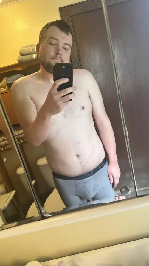 Down 40 lbs! Finally starting to feel good about myself :) by Fresh-Transition477