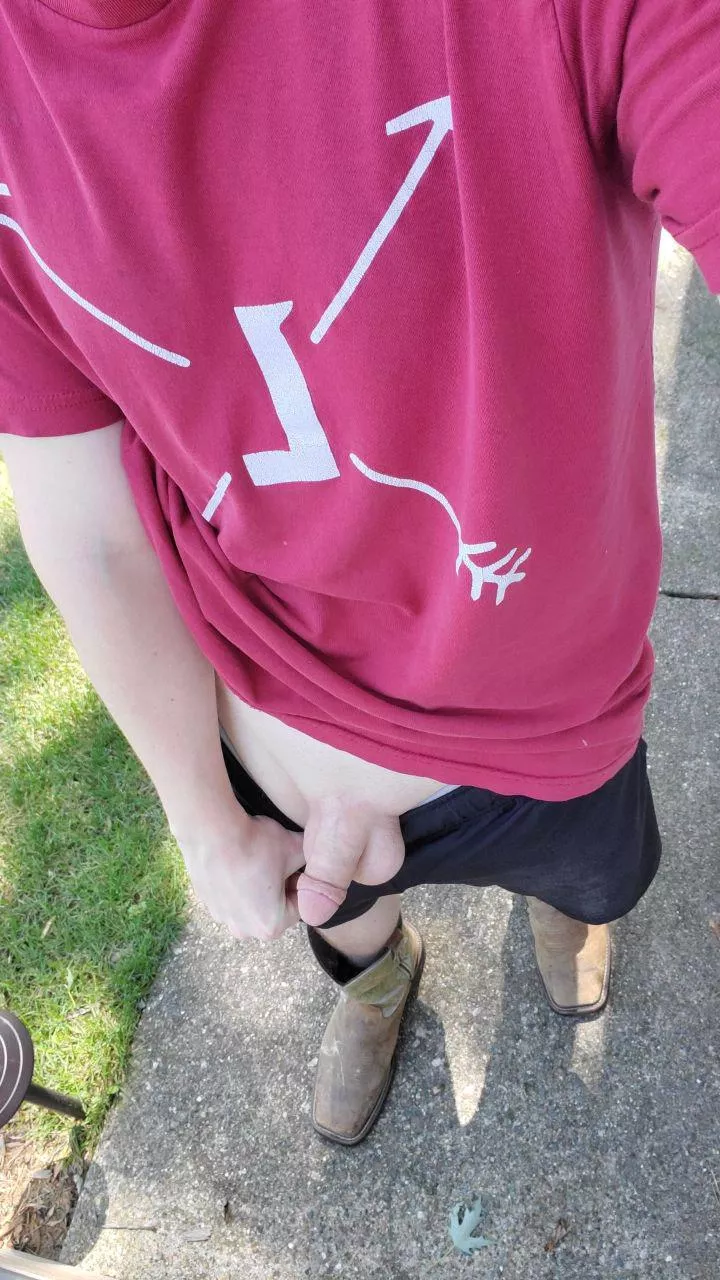 getting some fresh air 🤭 posted by flexobaff