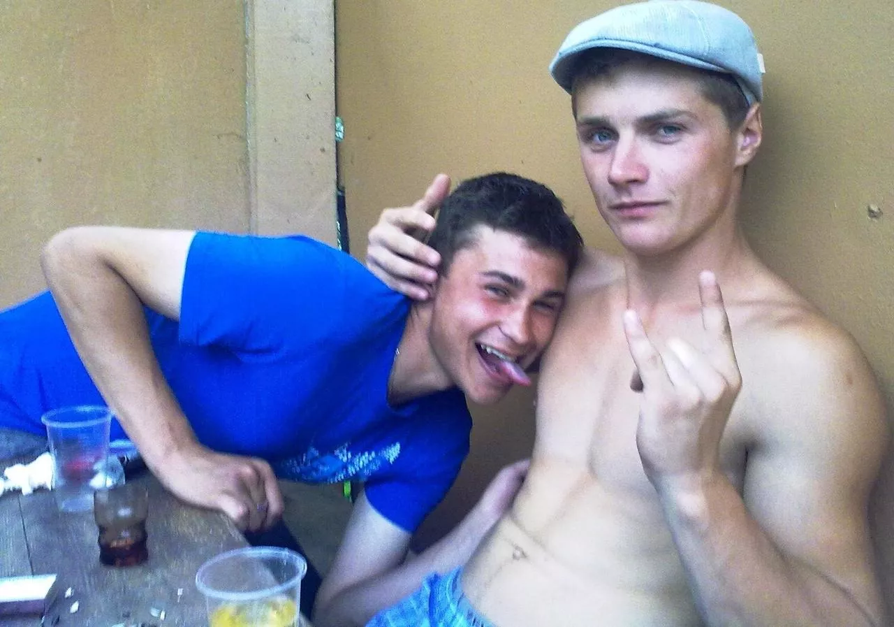 Going in for a lick posted by Primal_Mantis