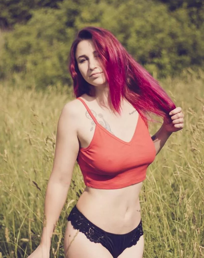 Hi guys I’m new here  posted by Green_eyess