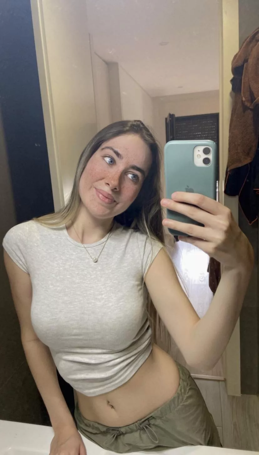 Hope I look pretty today posted by scorpiobaby2