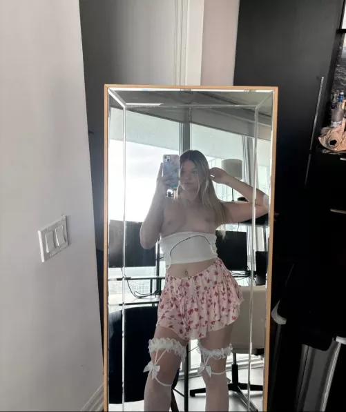 I am a cock hungry slut by mrgnbritt