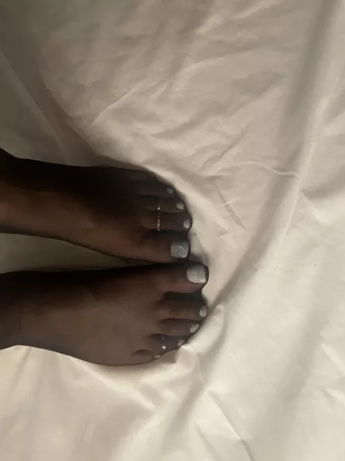 i love wearing toe rings by princessarianaa