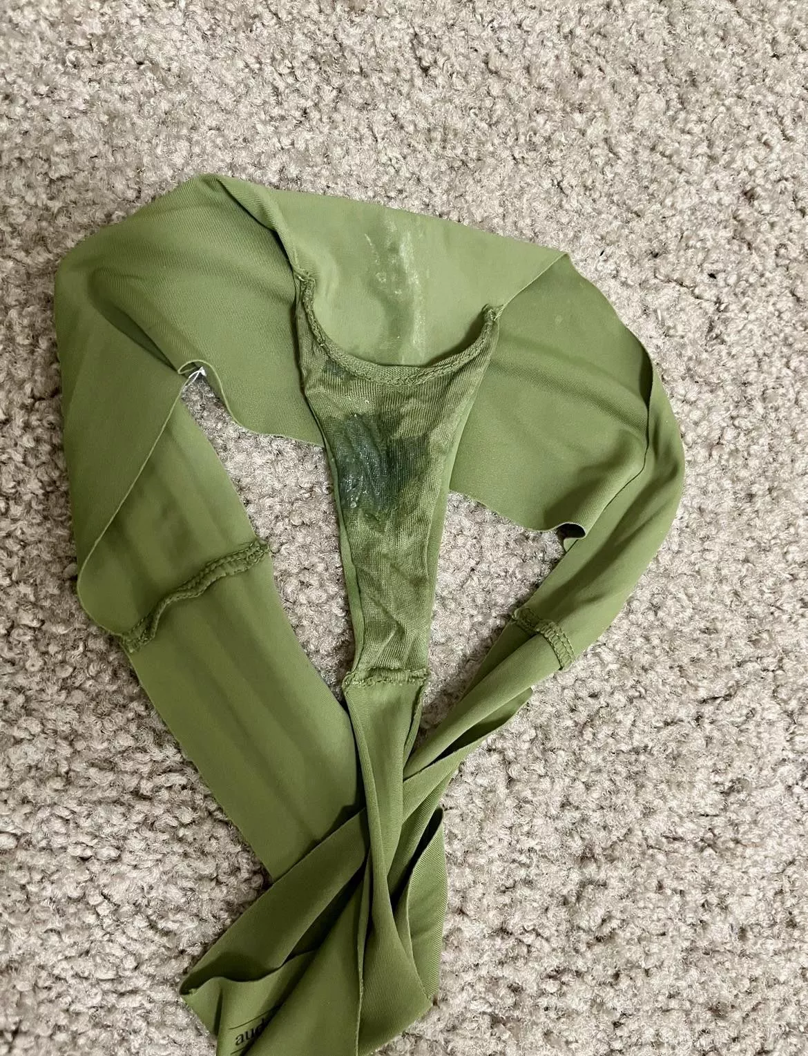 I need someone to give my freshly worn panties a good sniff 😩🙈 posted by 22_nalgonapawg