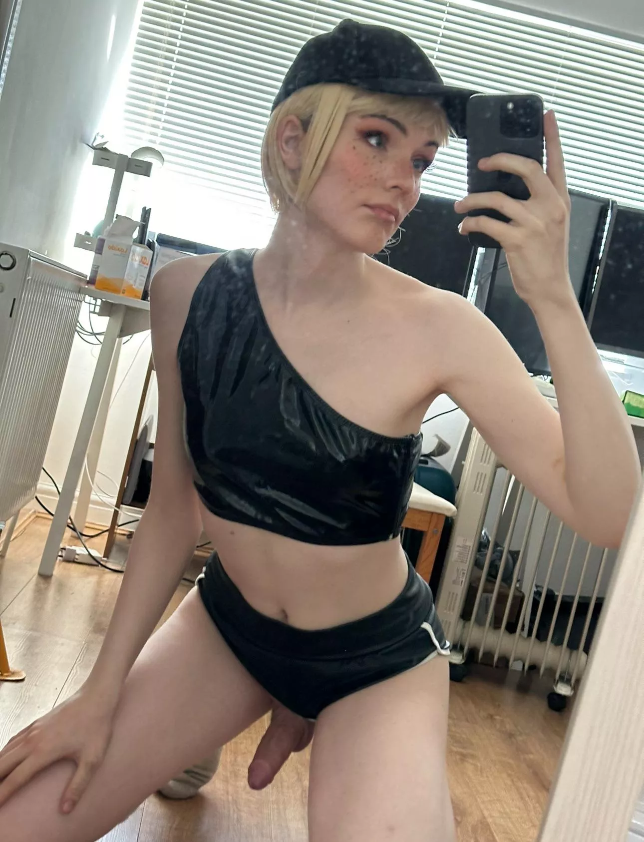 I sit on you after a long sopranos sesh, wyd? posted by Lexxiraus