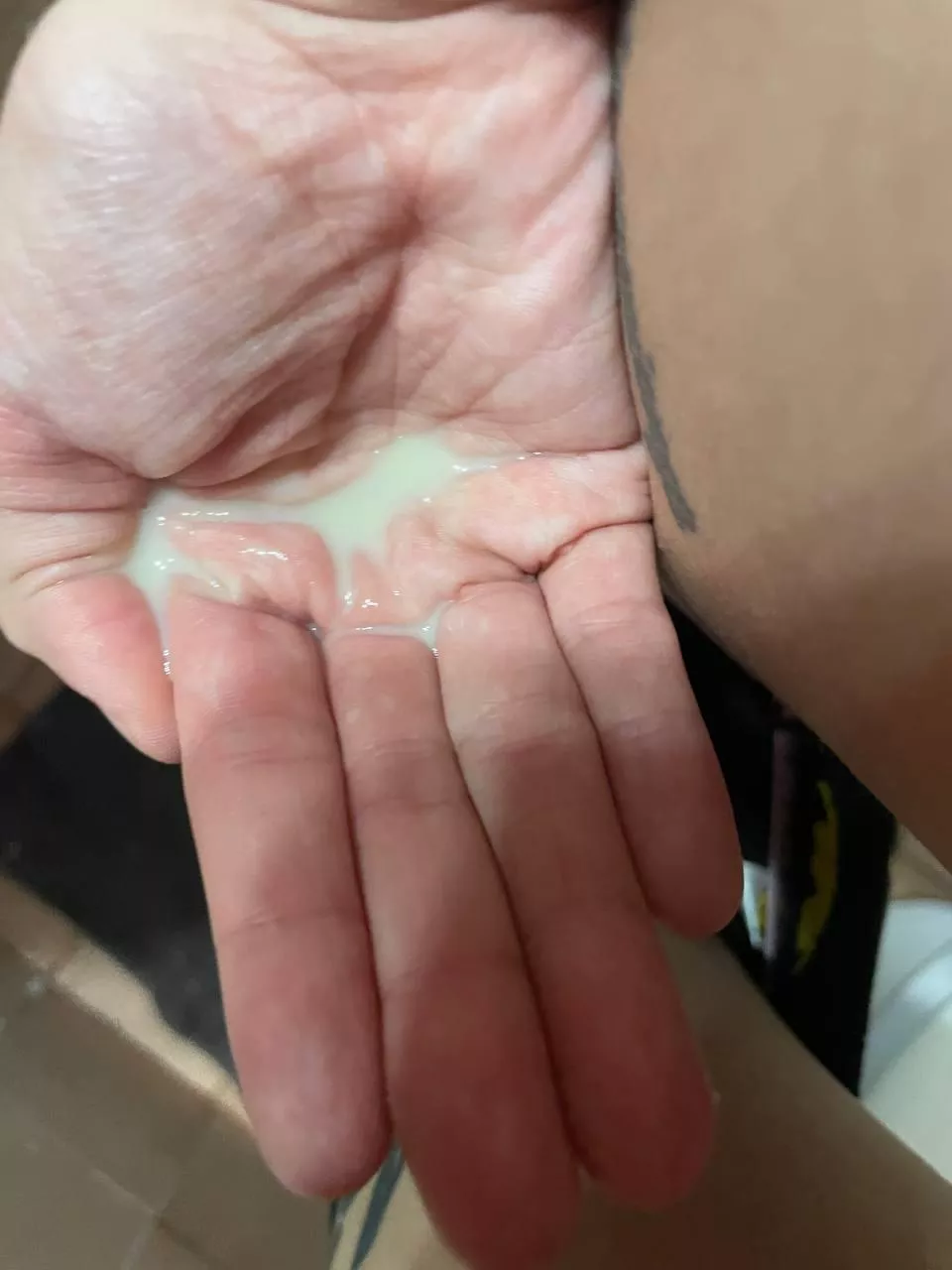 Imagine how my panties will be, do you like my flow? posted by afroditababy