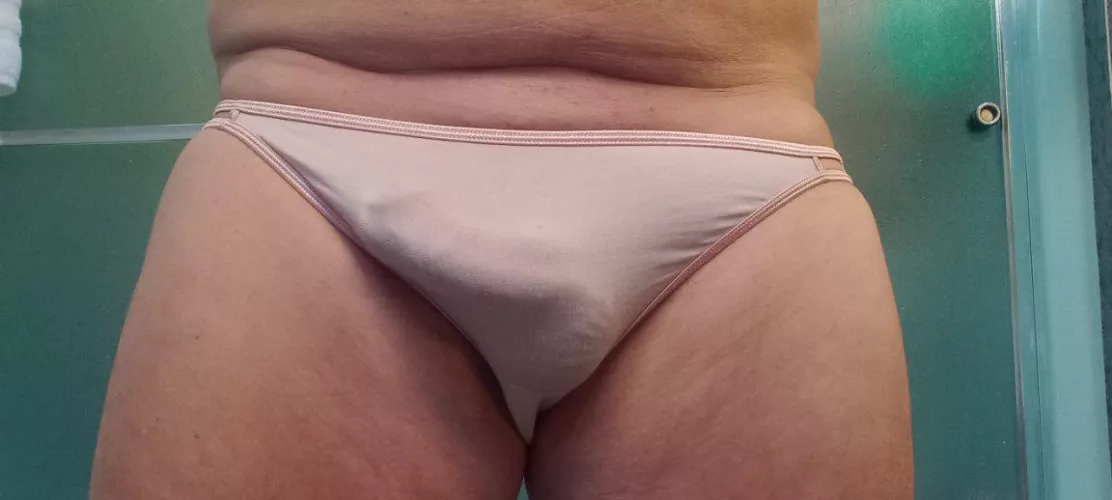 Is pink my color by scr1b11