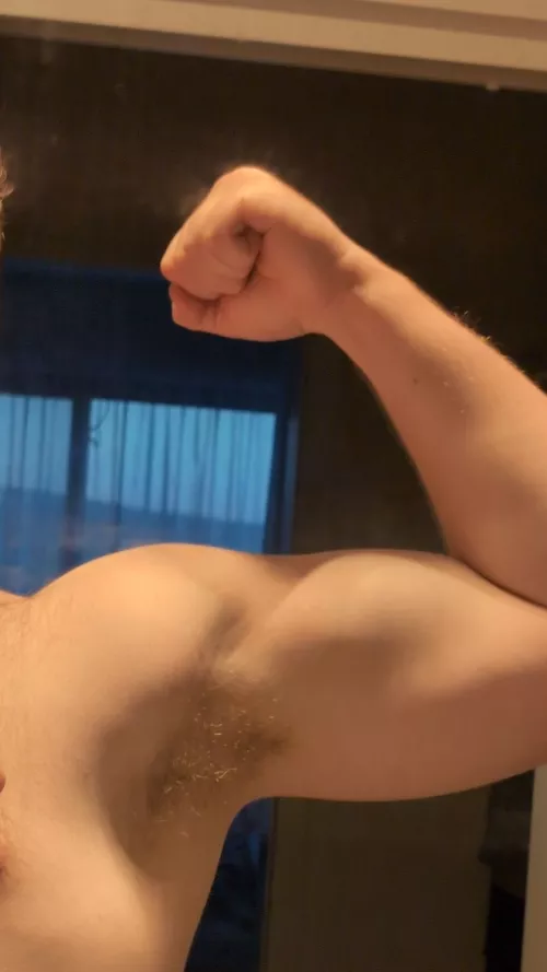 Just finished up at the gym, how's my progress? DM me and we can compare 😜💪 by Golblast234