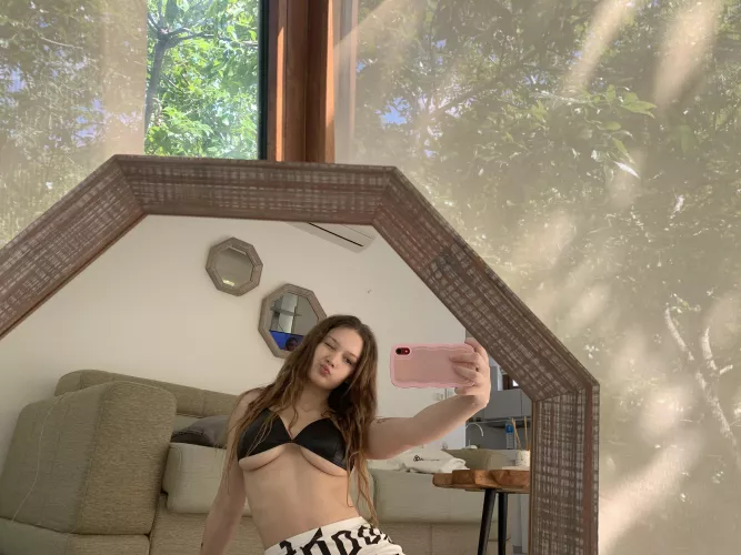 Just turned 18 and still cannot find a BF… do you think it is because i’m only 4’9 small? by Ossiecj