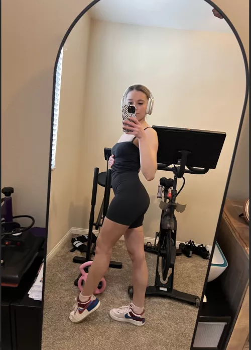 love working out late at night! (f) by Itsmetate