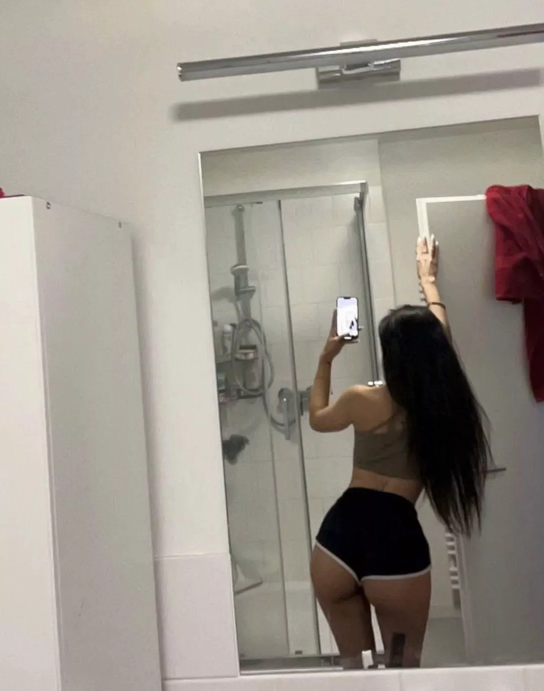 my showers broken anyone up for fixing it and joining me after posted by So_prettyn