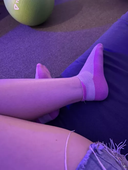 my socks are wet after doing sports by betweenForearm41