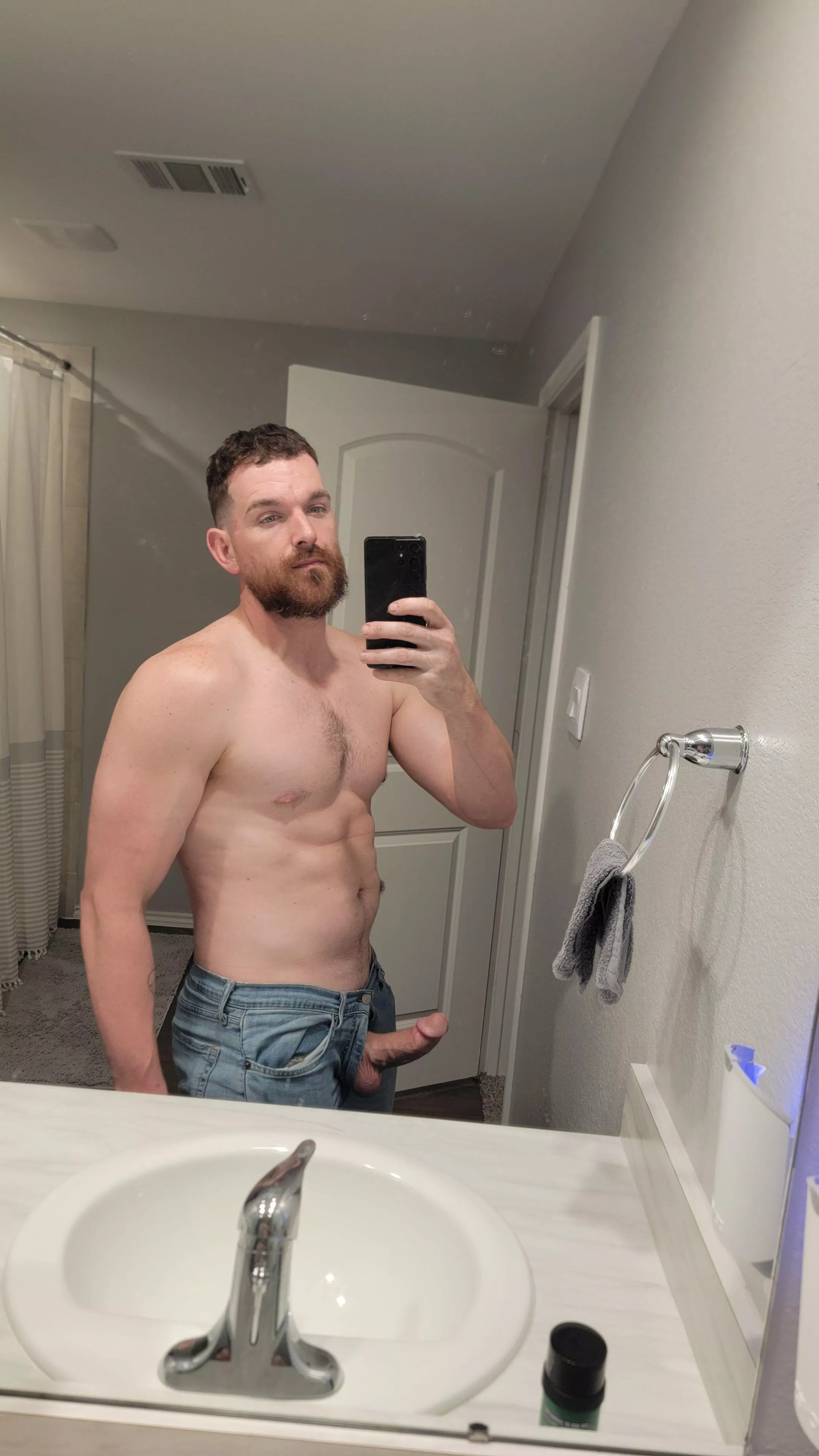 Off work and on reddit  posted by CoupleWonderful7552