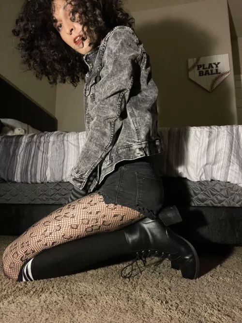 Pretty? 🤭💕 by LalisSipiMoa_7293