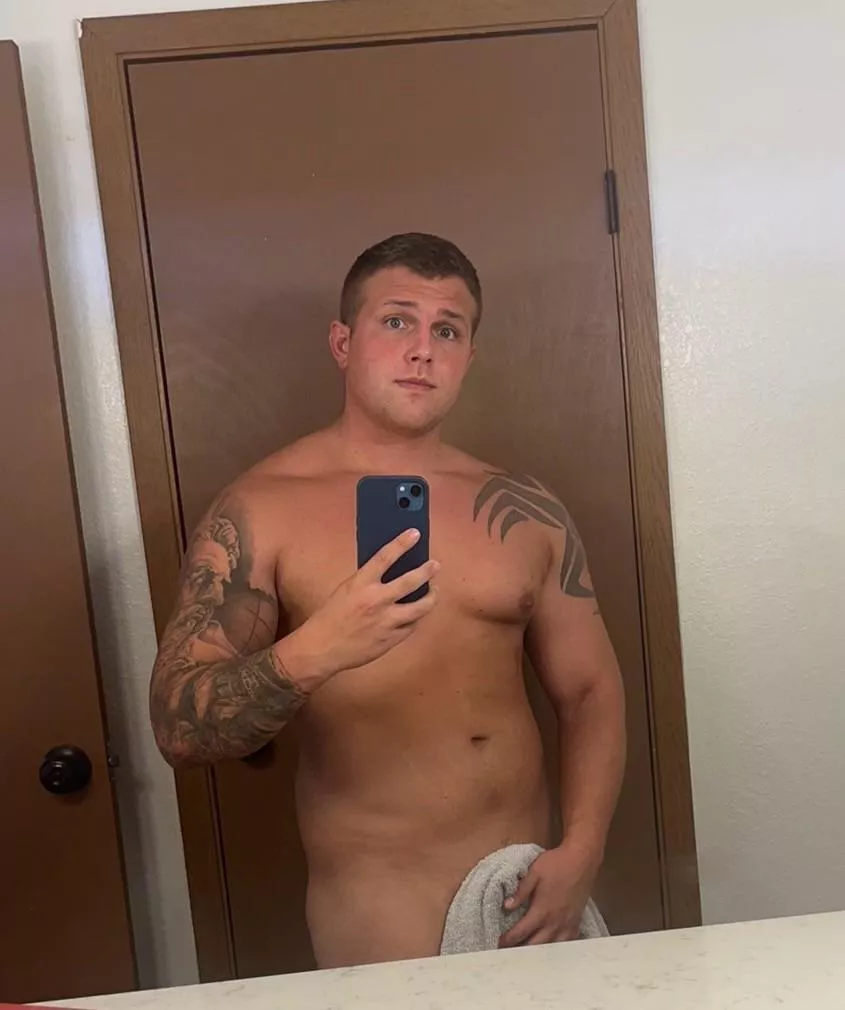 Shower time (32) who wants to help me get my back? posted by Nerdygymrat92