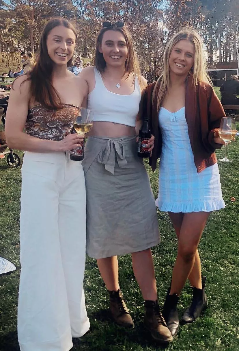 Some genuine Aussies posted by USAUS_23_4303