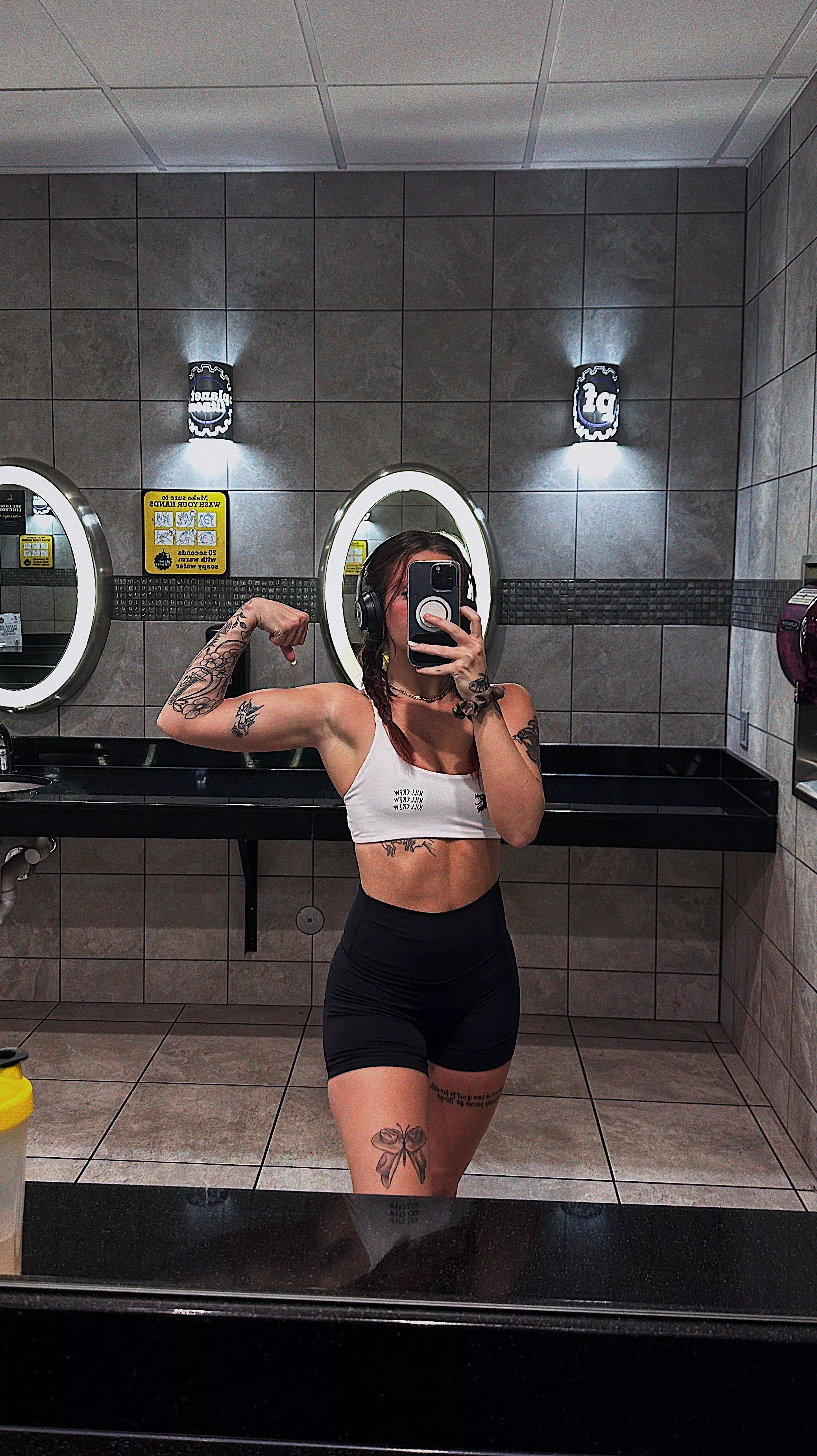 Sweaty and perfect for licking posted by sweetlove273