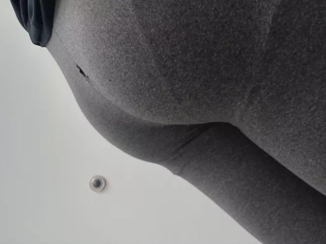 there's a hole in these pants, mmmaybe someone could tear it wider ;> by Skaboople