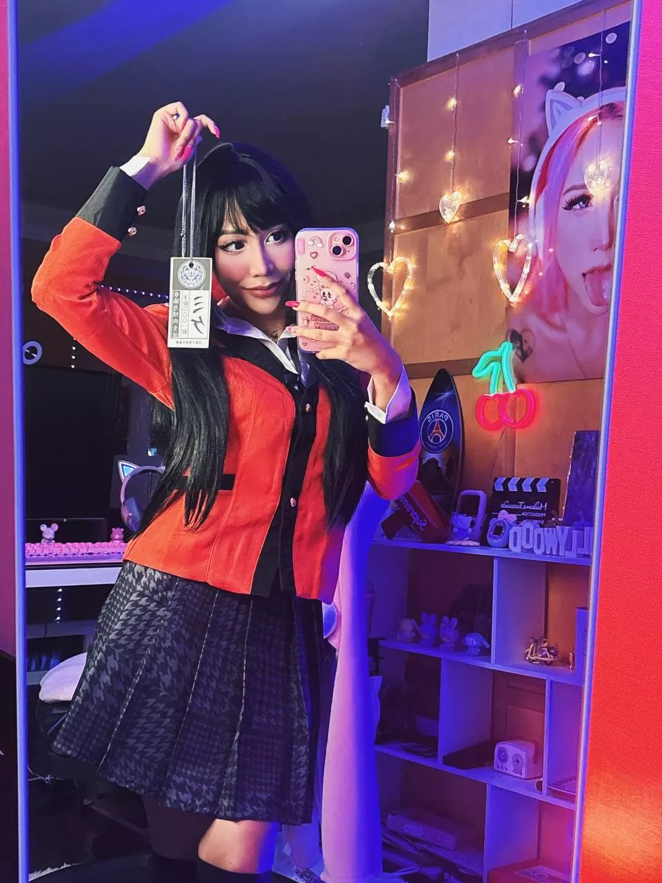 Trying on a new outfit posted by Wiebenor