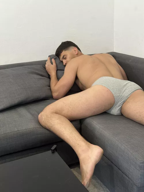 Who want cuddle me? by realisiwak