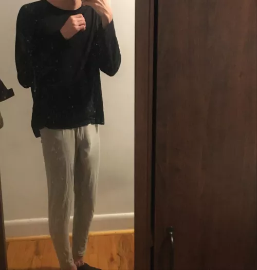 wonder if anyone noticed me walking down the street by queensnking