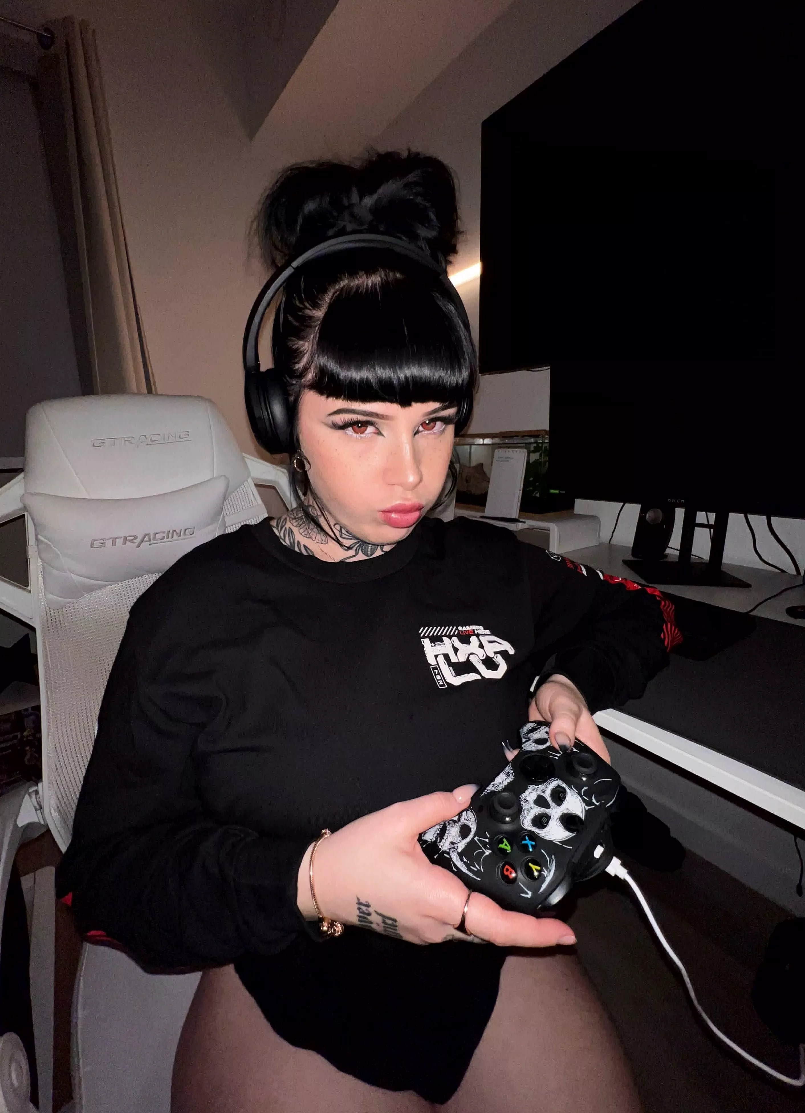 you will love gaming sessions with me posted by lildemonwaifu