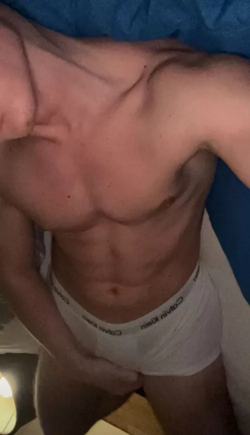 24 Any fit bros any age wanna chill with me?  by Batica_gym99