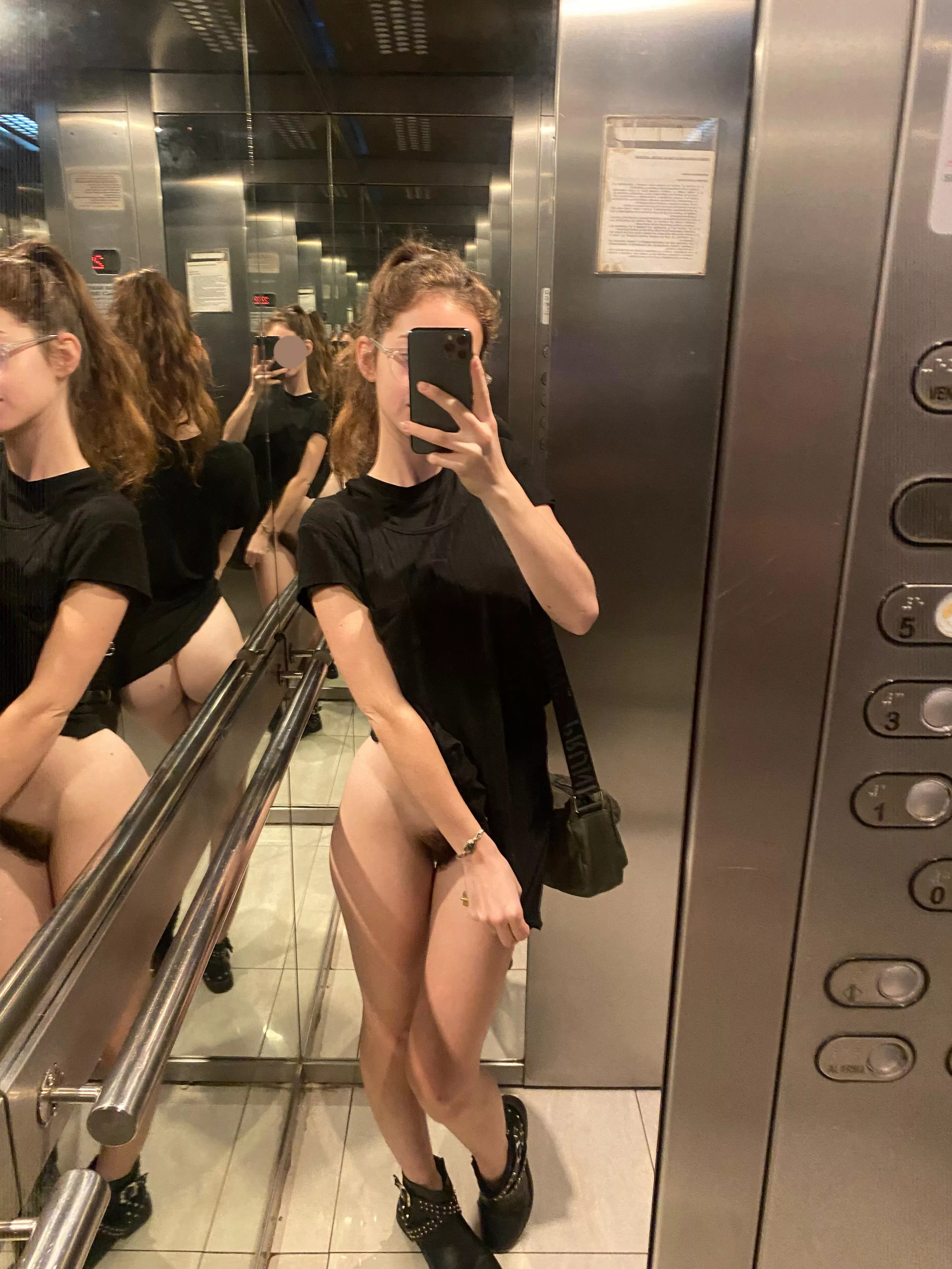 A nudist going to the grocery store posted by franuella88