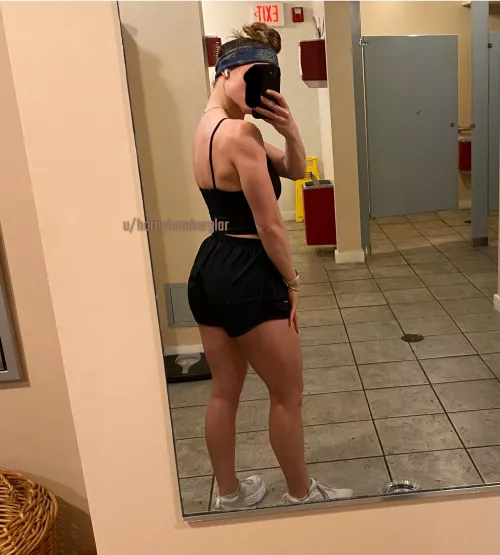 Arms are poppin 😜😊 by hornyhamburglar