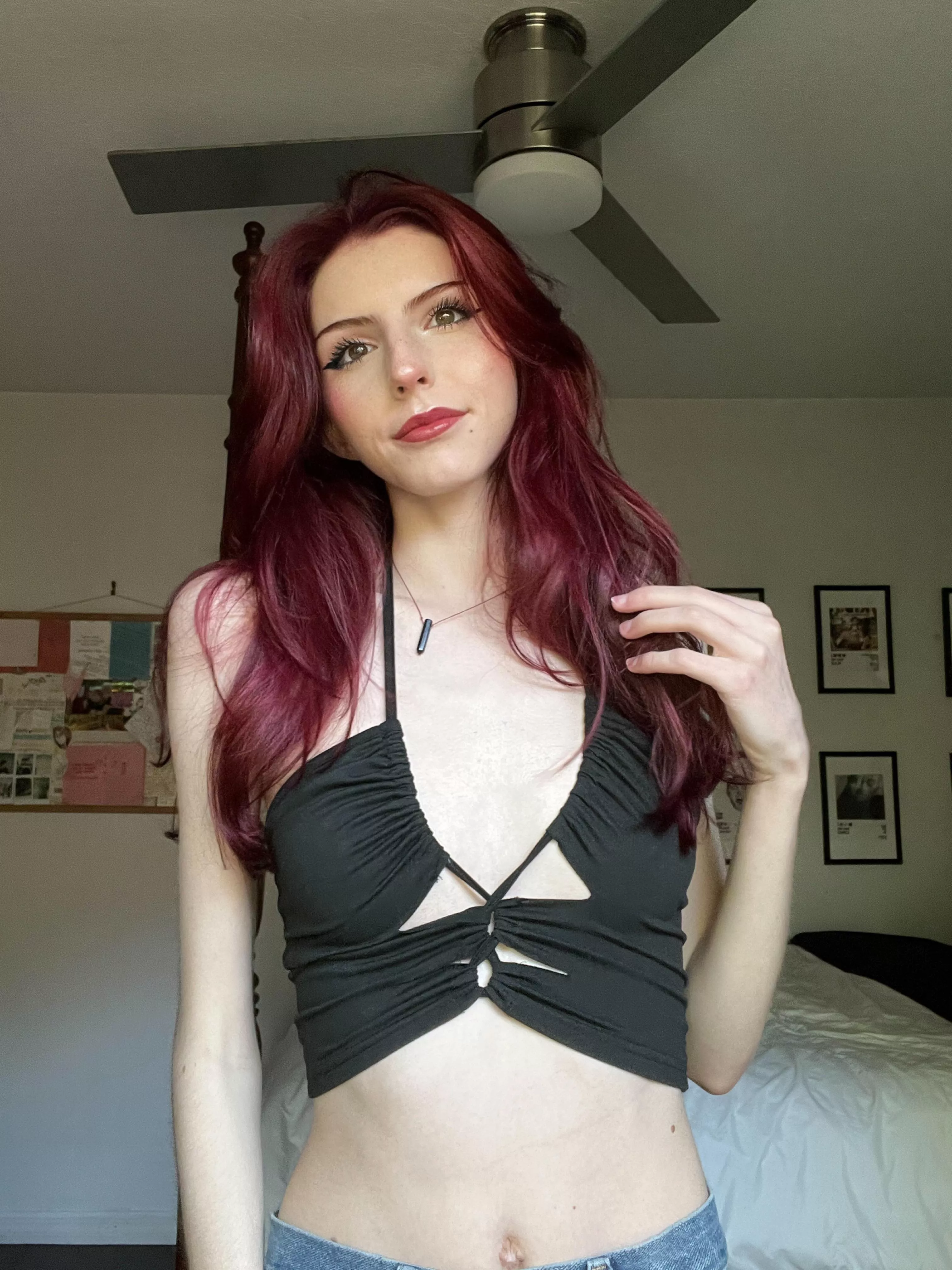 can flat girls still look cute in a crop top? posted by r3dh3ads1vt