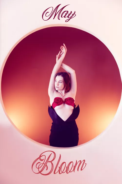 Coming up on myfreecams :) by EmilyBloomModel