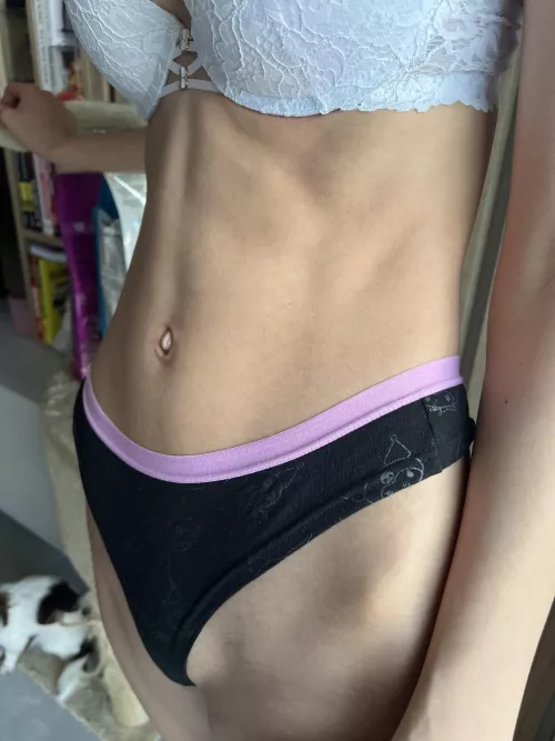 do u like a trained outie  by _ivannabelle