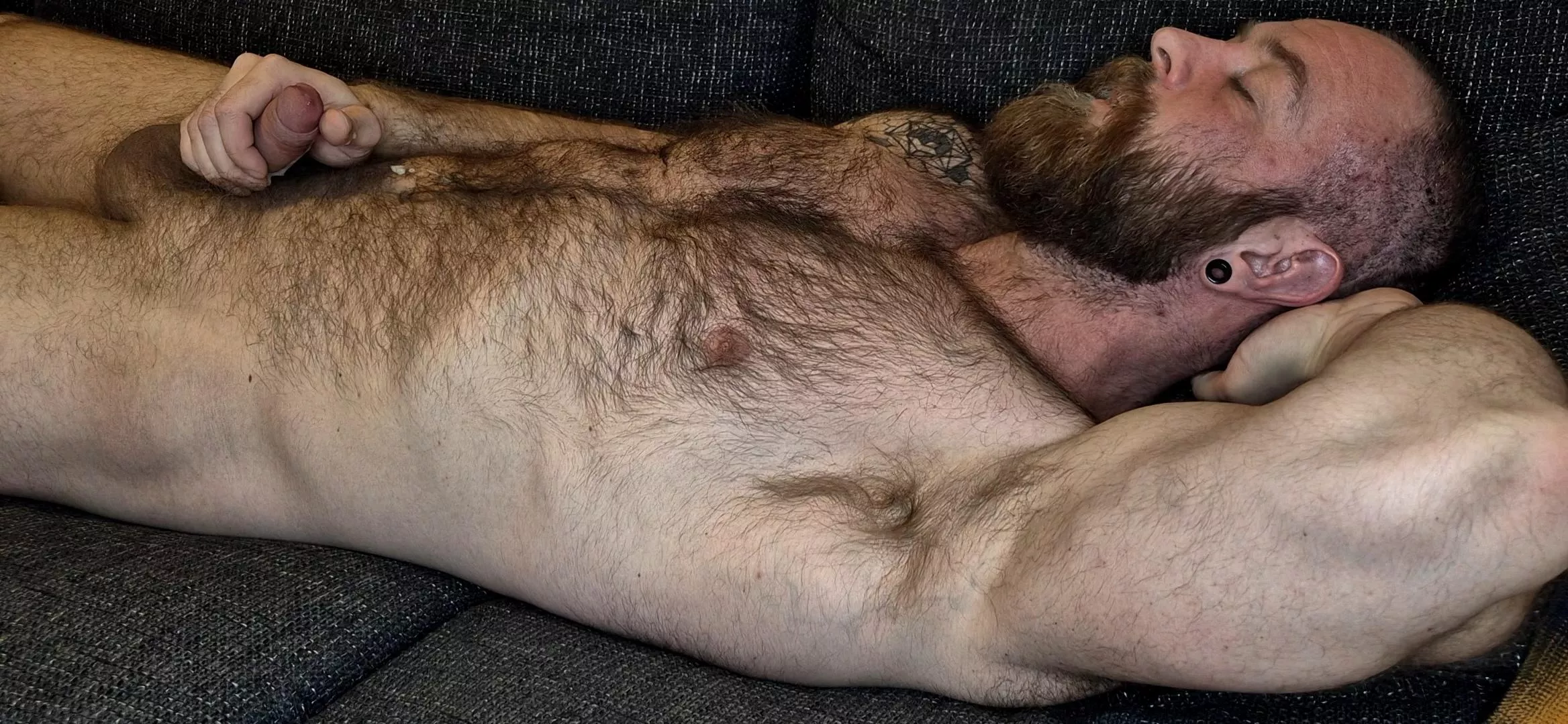 Exhausted after a load 🐻💦 posted by Jopsa0491