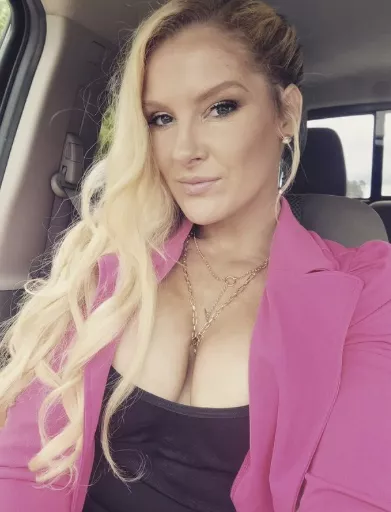 Got all cleaned up for a meeting. posted by limitlessmacey