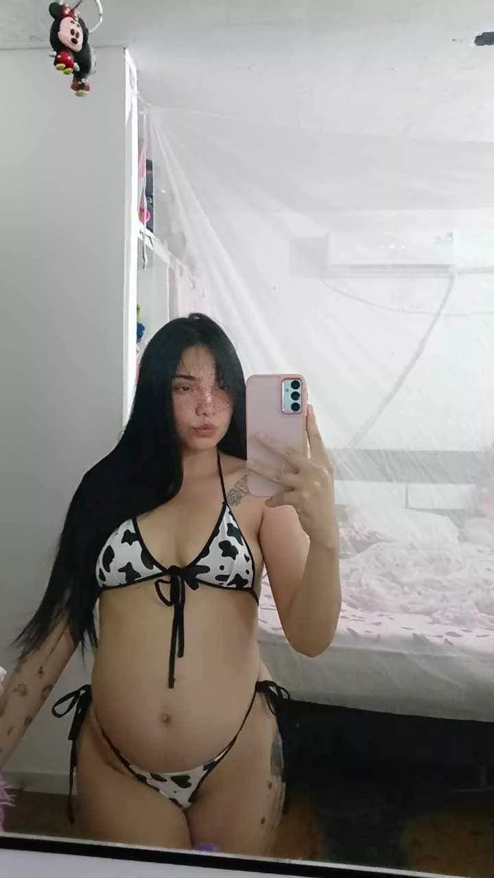 hi daddy here you have a playful and very hot pregnant woman ready for you 😈🤰🏻🍆 posted by Yolita23